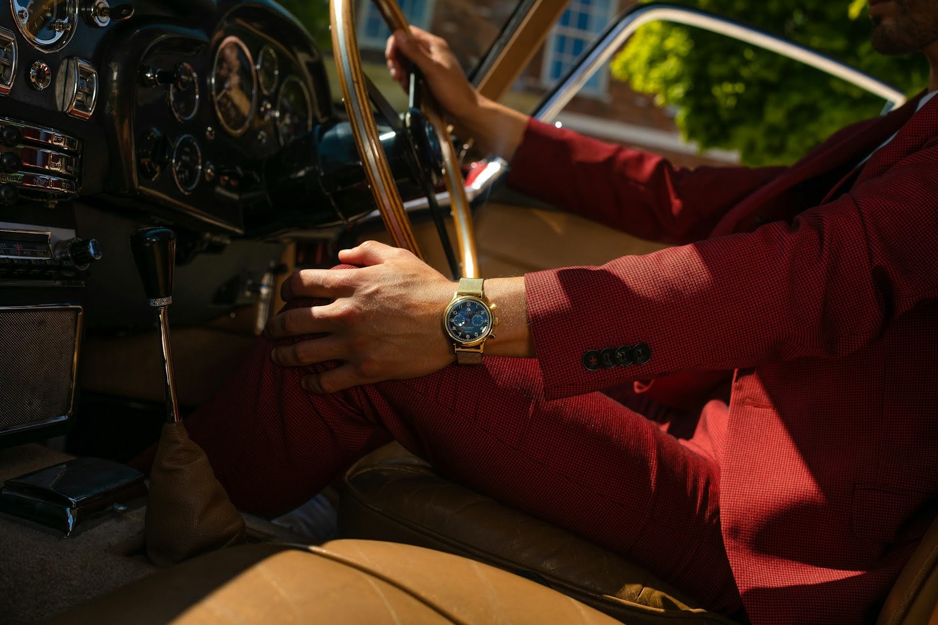 The Art of Buying and Styling a Gold Watch