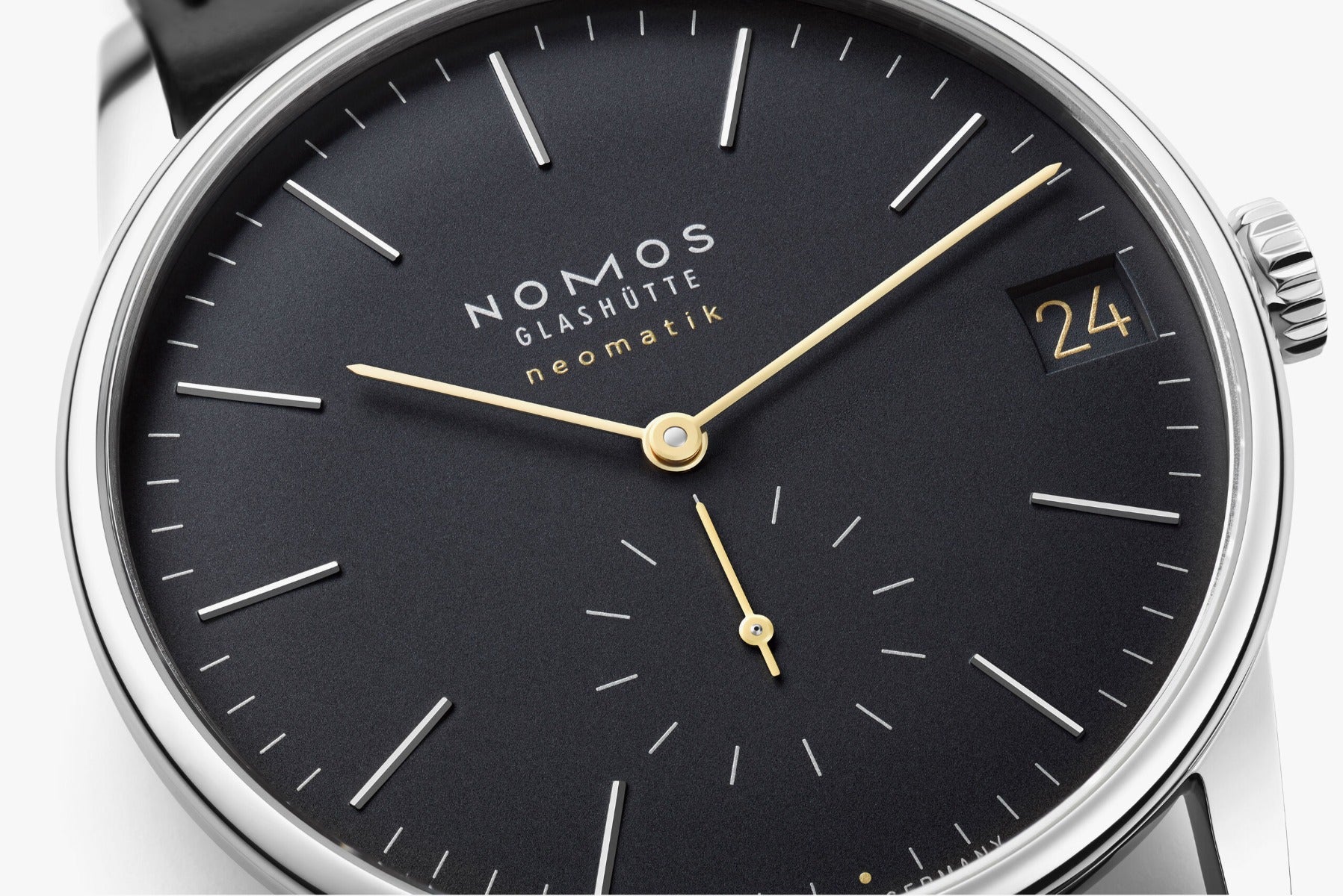 Nomos Glashutte ORION NEOMATIK 41 DATE NEW BLACK | 40.5mm | 366