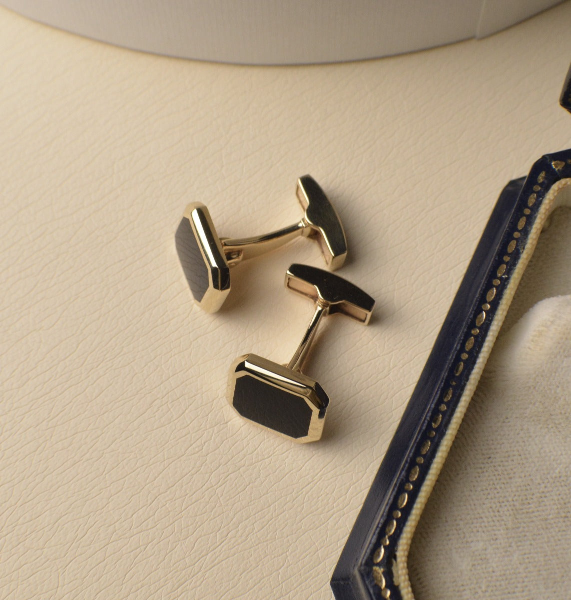 Hallmarked 9ct Yellow Gold Cufflinks set with Onyx