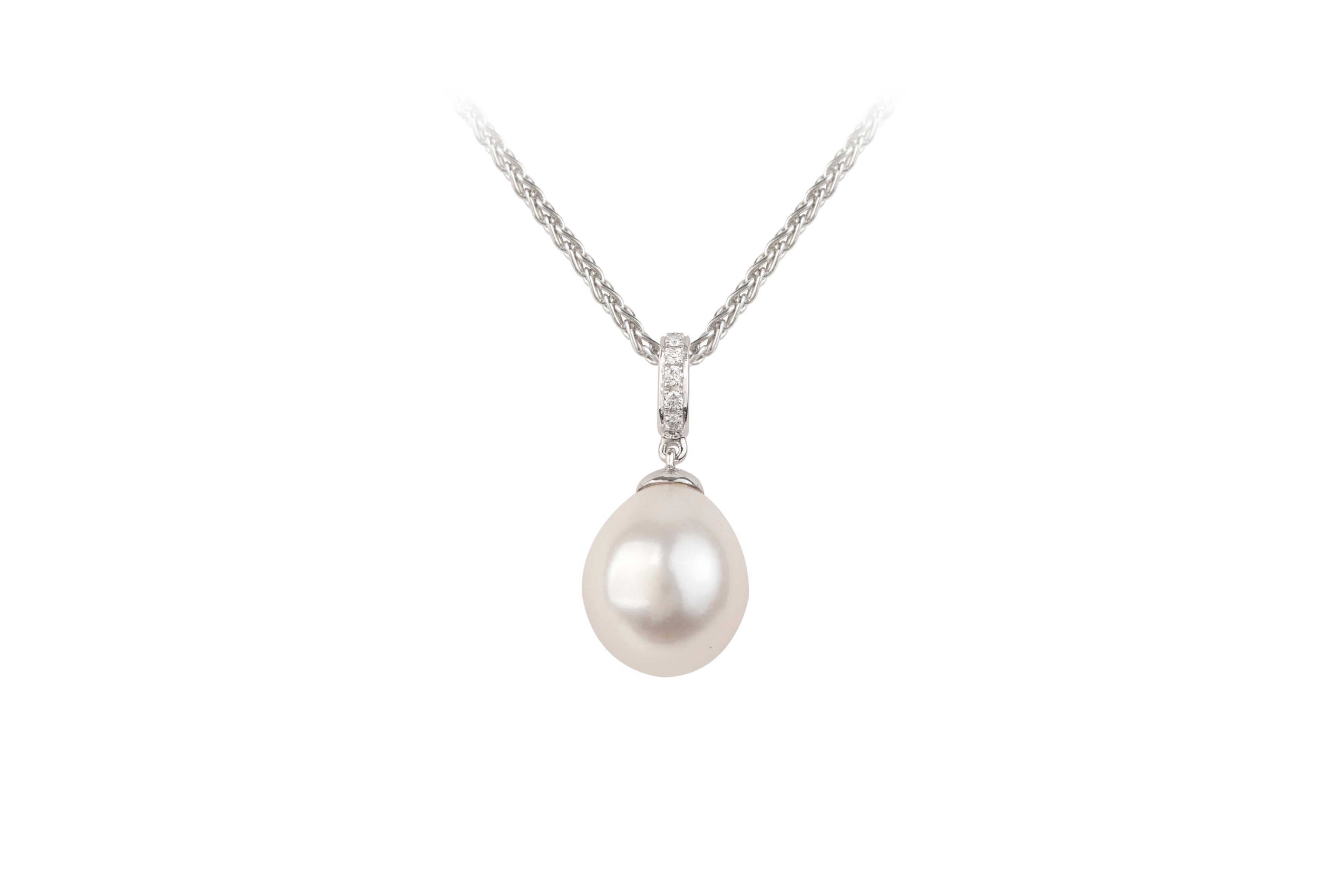 Cultured Fresh Water Pearl & Diamond Pendant & Chain in 18ct White Gold