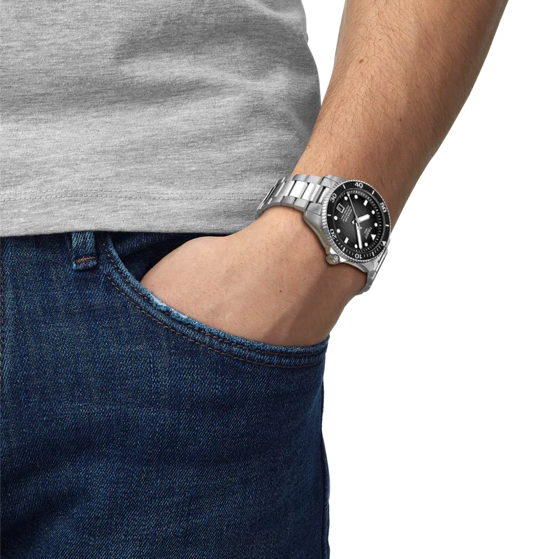 Beneath the Surface: The Ultimate Guide to Luxury Dive Watches