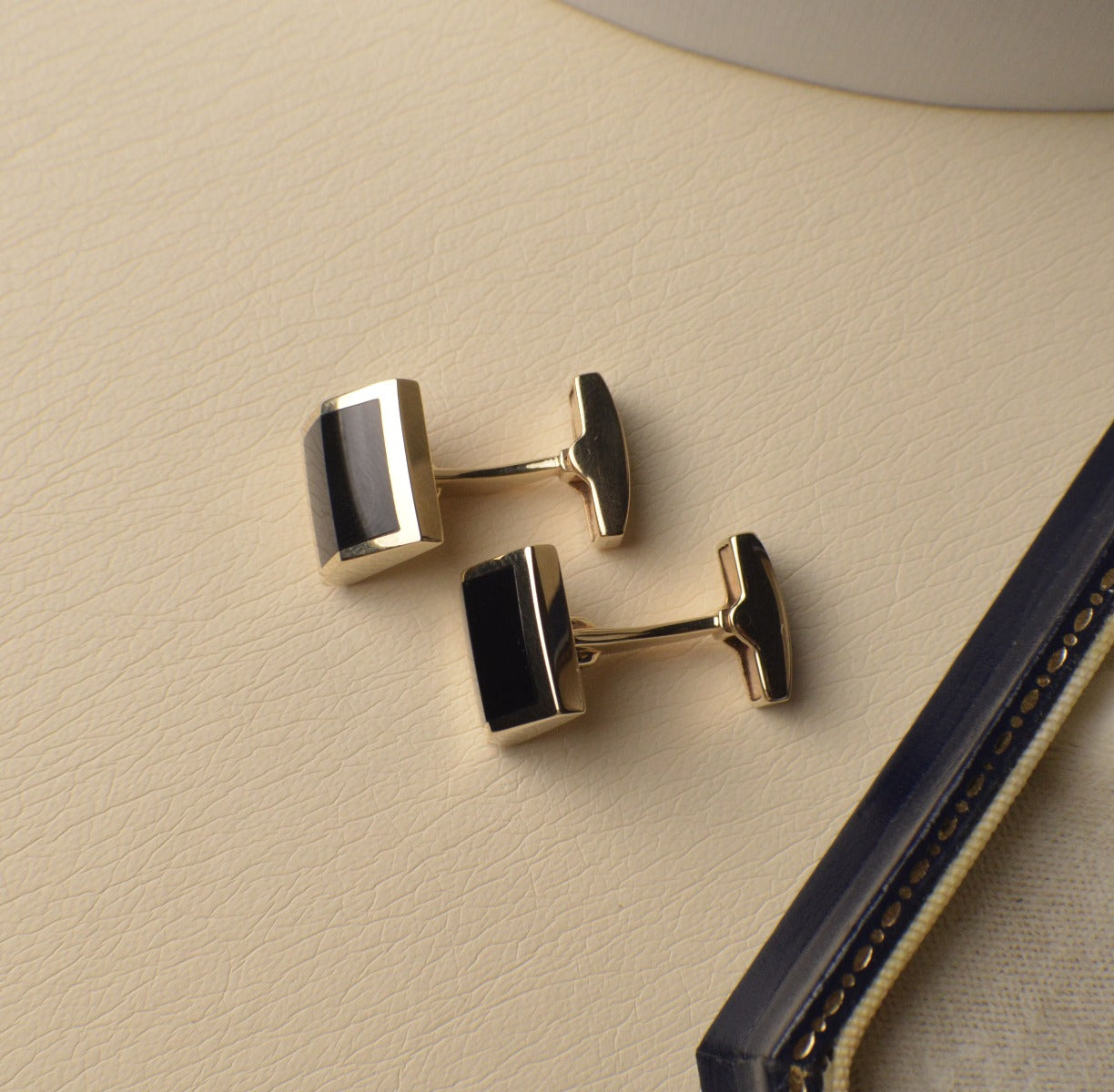 9ct Yellow Gold Cufflinks set with cut Onyx