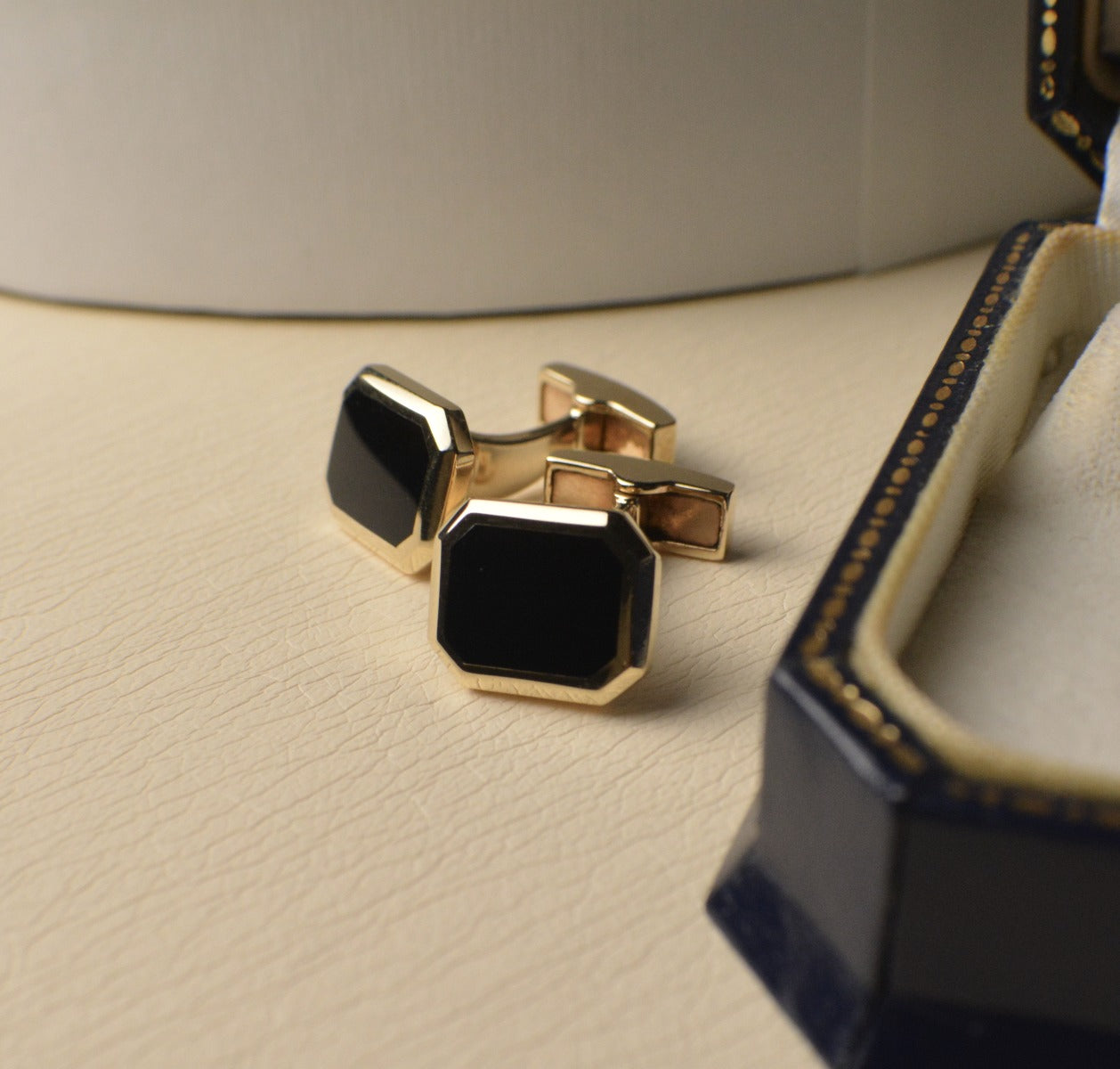 Hallmarked 9ct Yellow Gold Cufflinks set with Onyx