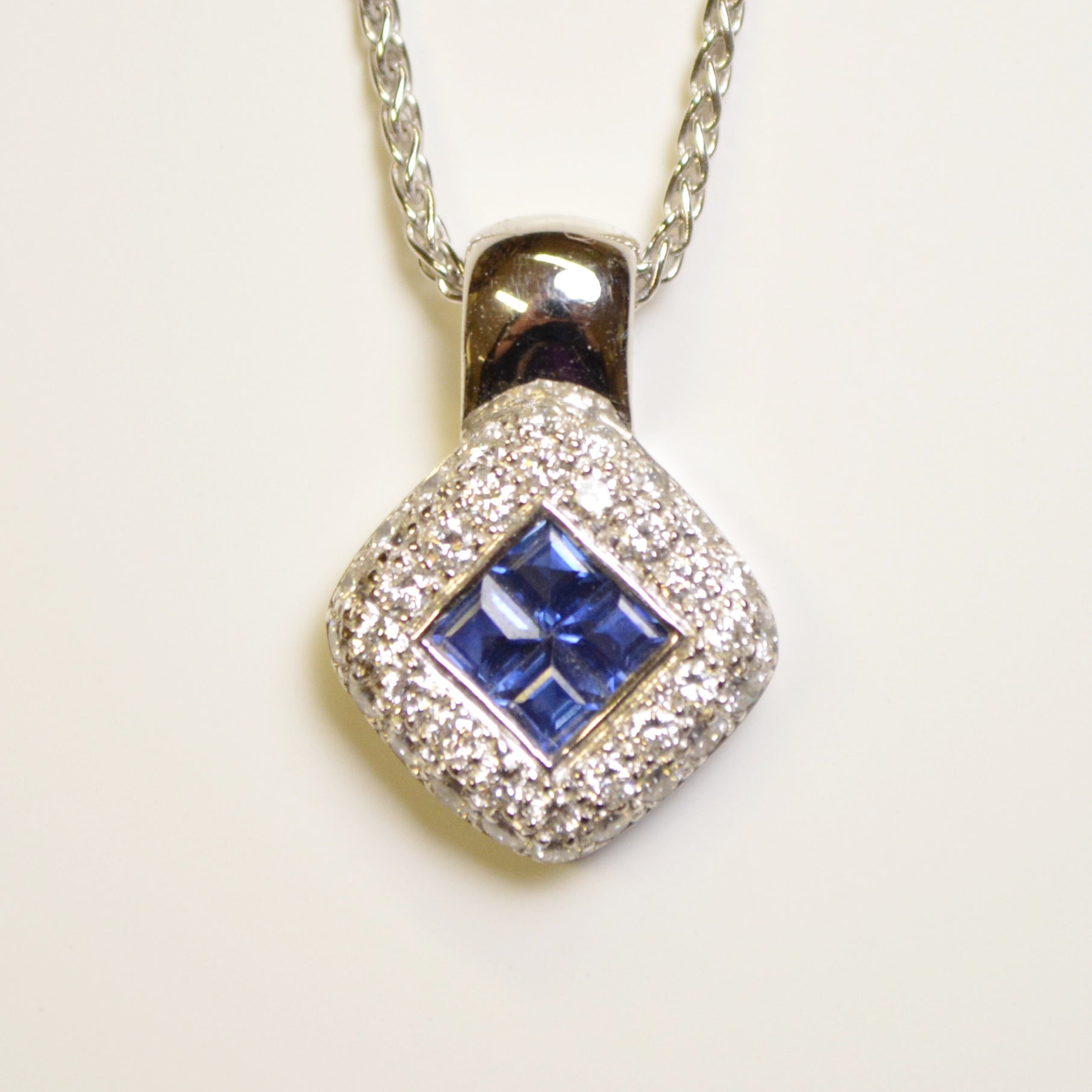 TP99908 Sapphire & Diamond Pendant & Chain in 18ct White Gold