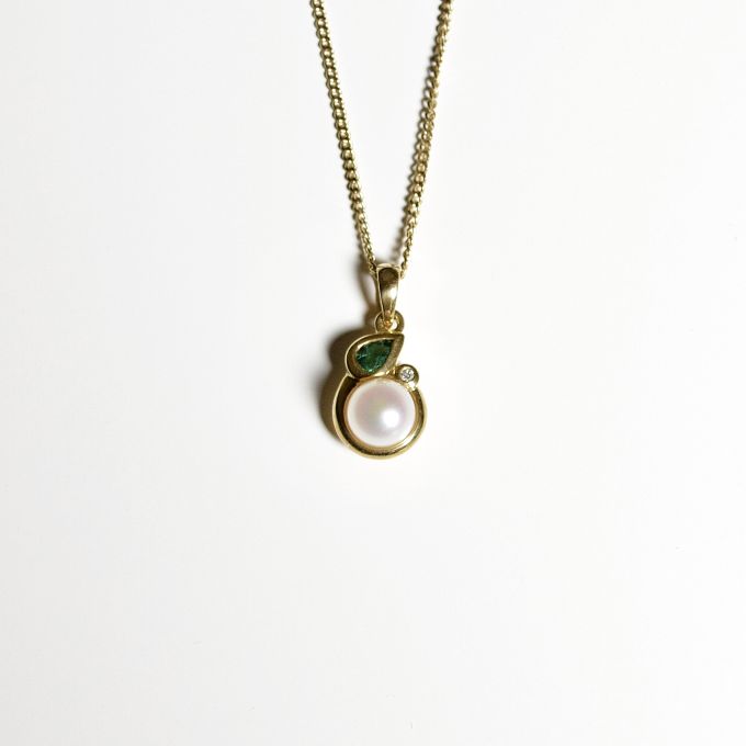 Pearl, Emerald & Diamond  Pendant in 18ct Yellow Gold